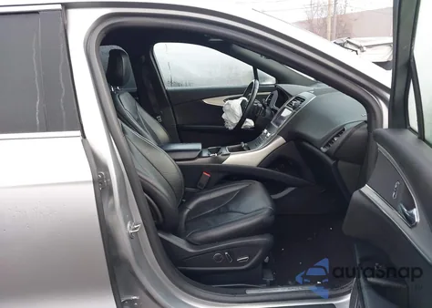 2020 Lincoln Nautilus Standard z USA, uszkodzony, nr VIN 2LMPJ8J99LBL28429